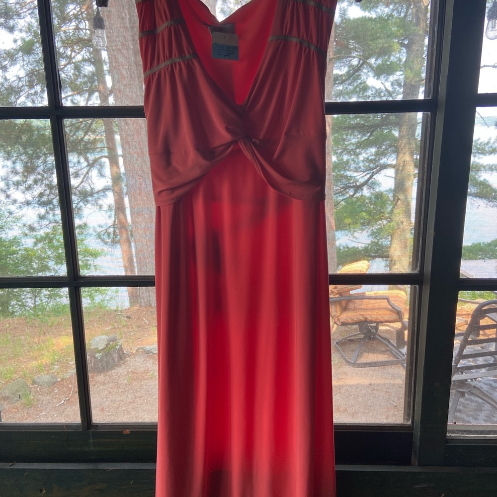 NEW sleeveless dress